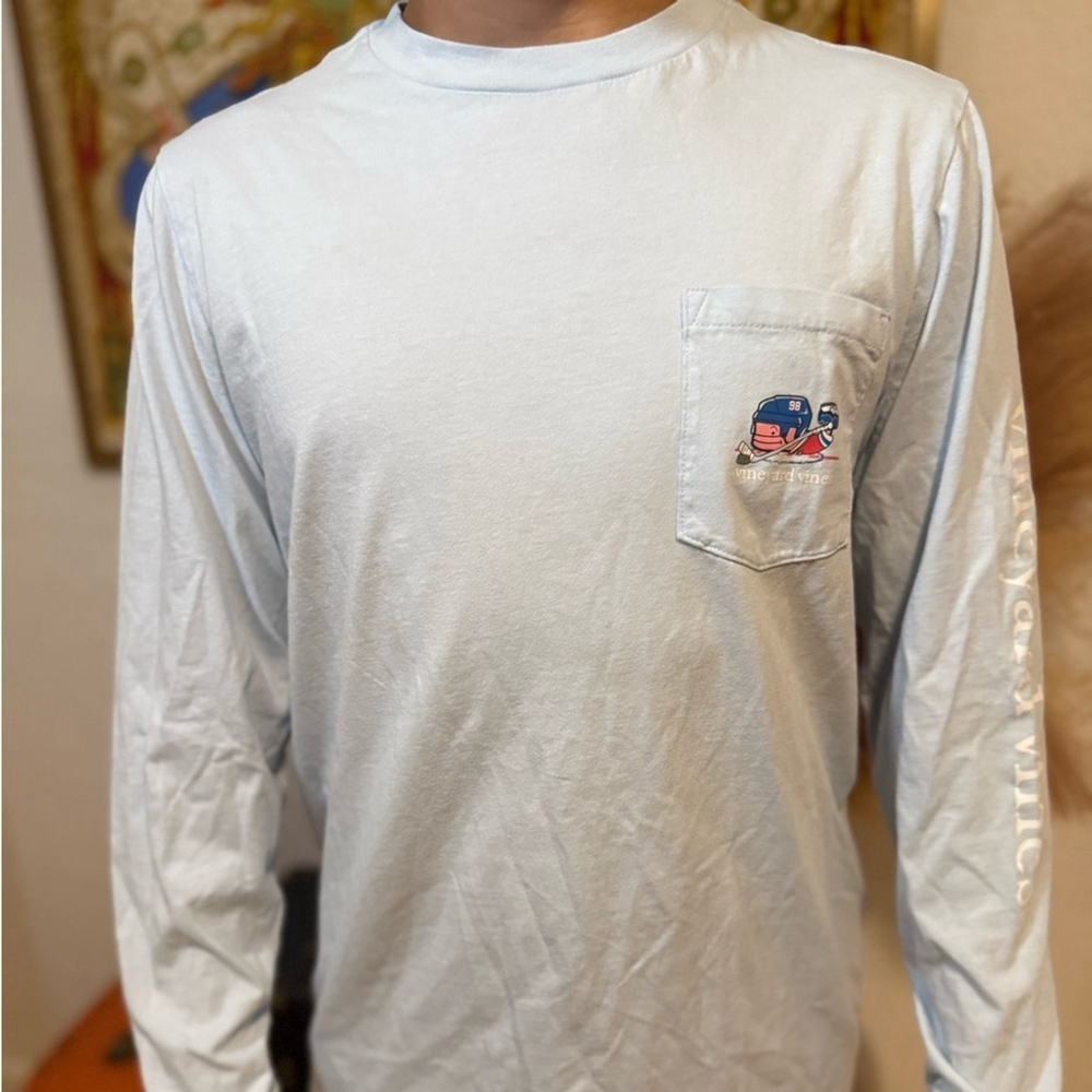 Pre owned , Boys, Vineyard vines long sleeve pocket tee . Hockey, size Large 16.